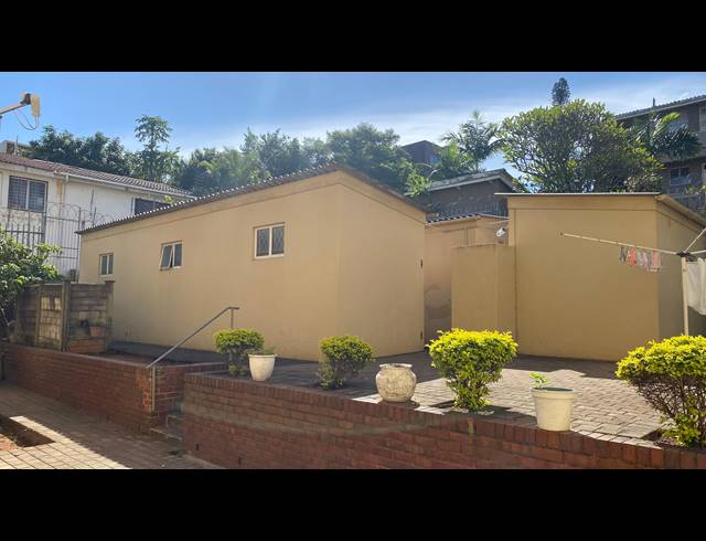 1 BEDROOM FLAT FOR SALE IN GLENWOOD